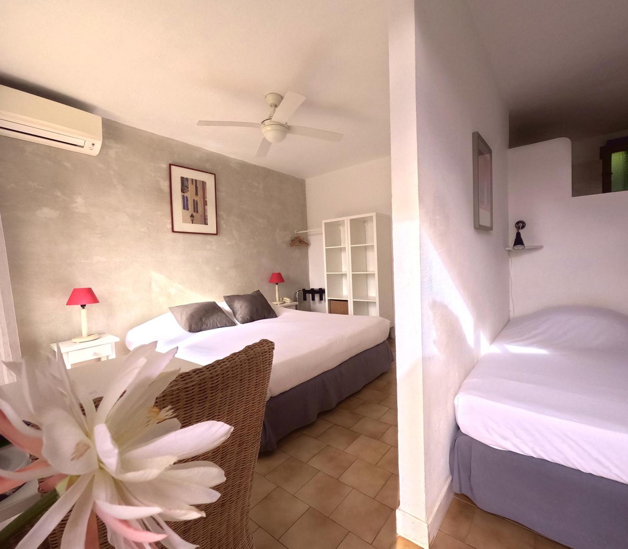 Azur Hotel Ле-Лаванду Экстерьер фото