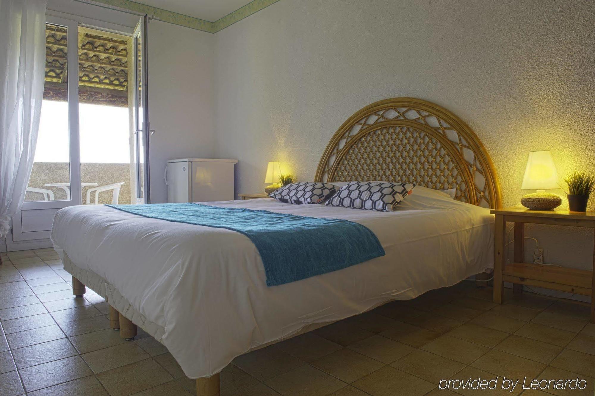 Azur Hotel Ле-Лаванду Экстерьер фото